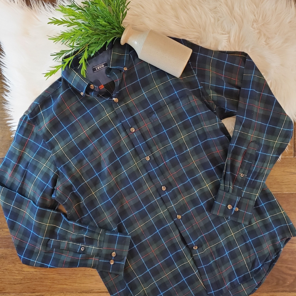 NEW IZOD Plaid Button Down Shirt | small - Picture 2 of 7
